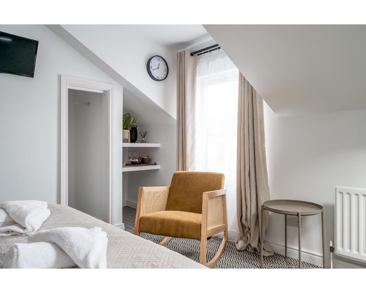 The Wellesley Belfast Quarto foto