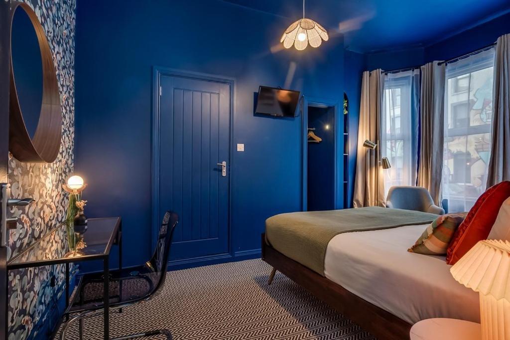 The Wellesley Belfast Quarto foto