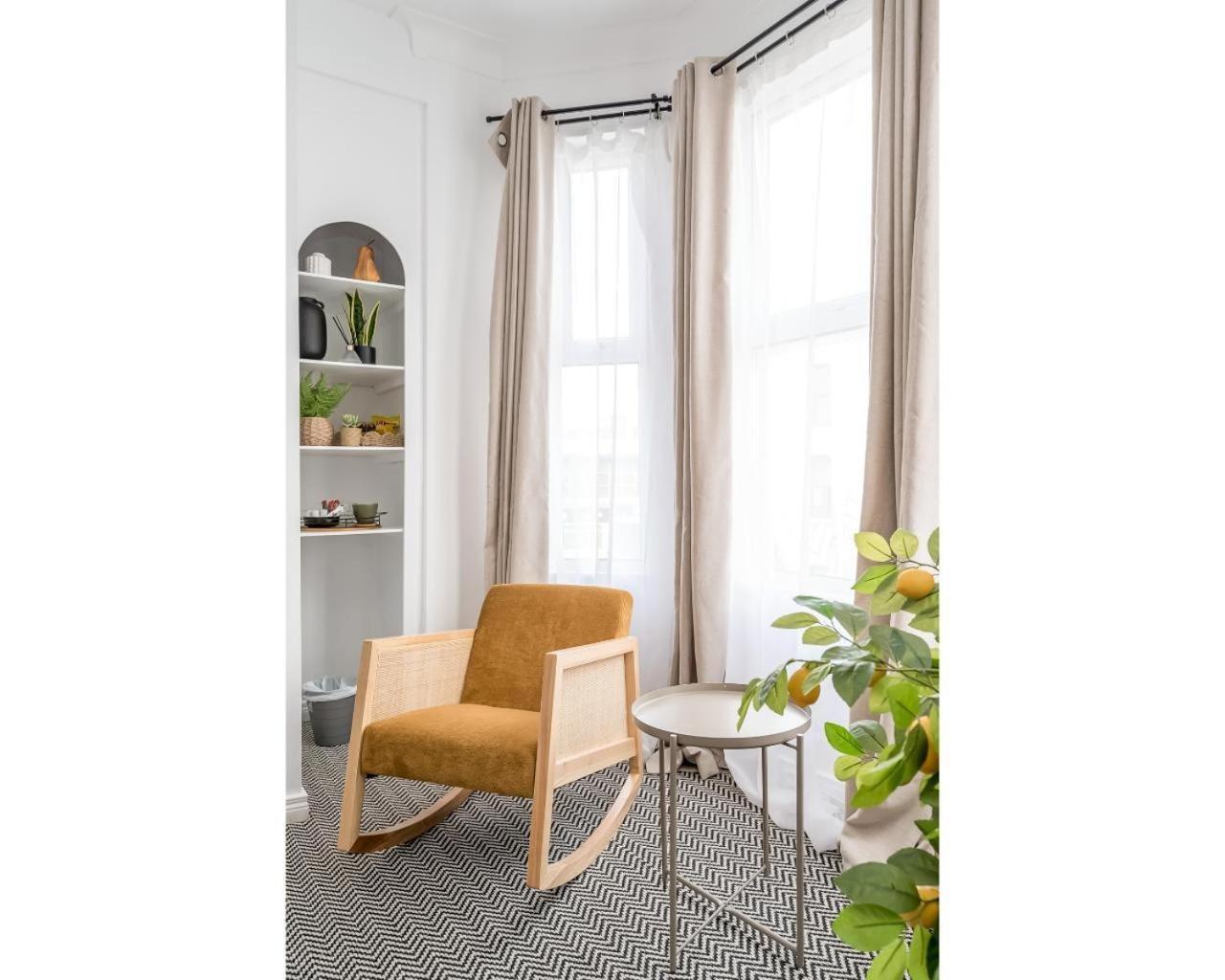 The Wellesley Belfast Quarto foto