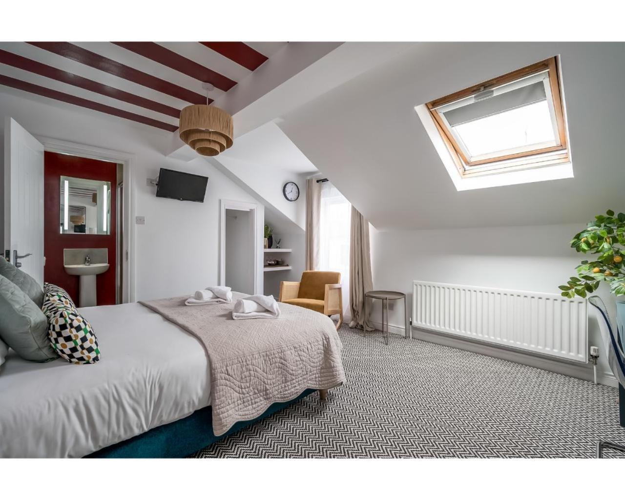 The Wellesley Belfast Quarto foto
